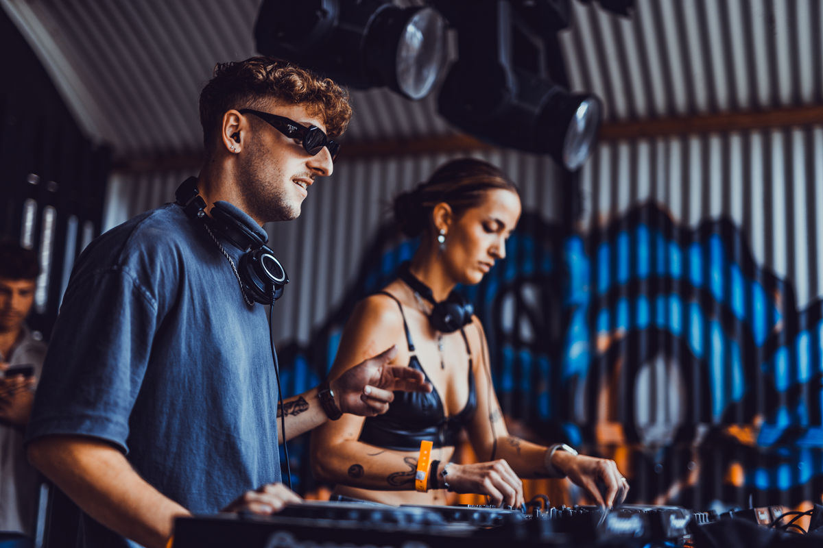 Loading... just a sec